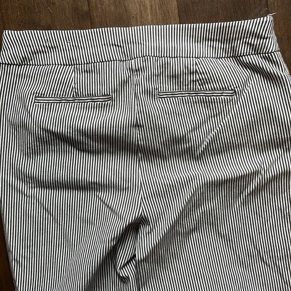 Chico women’s ankle pants, black and white pinstripe size 1R​​​ - Picture 6 of 6